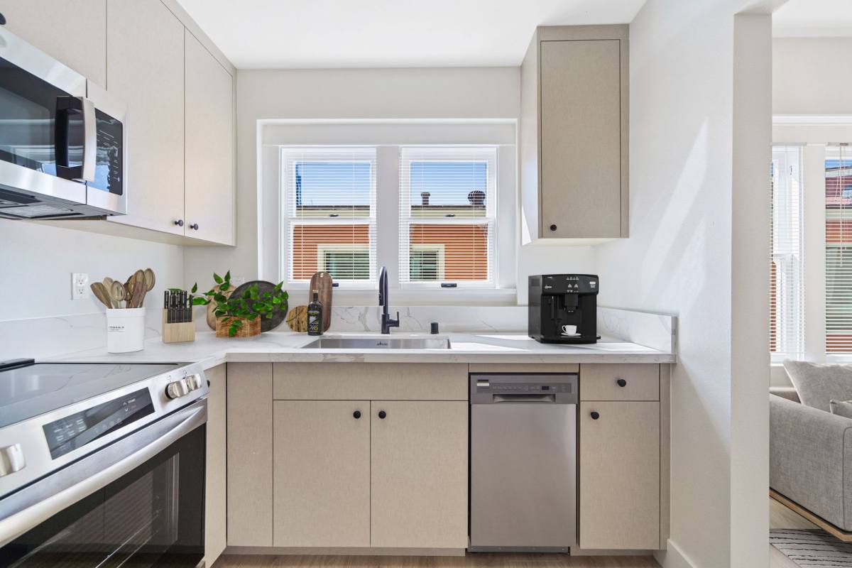 Apartment for rent at 1037 E 1st St, Long Beach, CA 90802