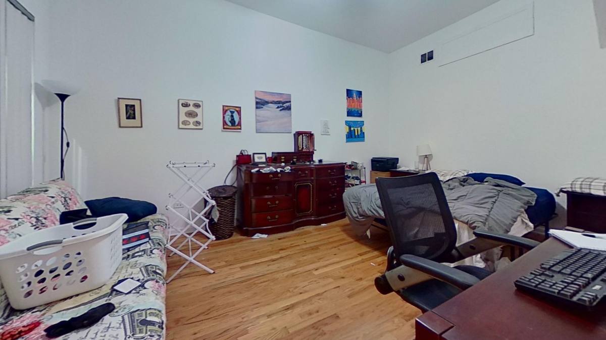 Apartment for rent at 721 W Briar Place, Chicago, IL 60657