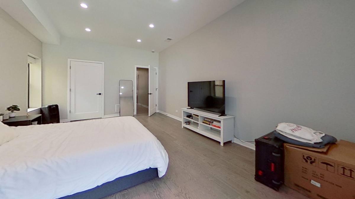 Apartment for rent at 670 N Clark St, Chicago, IL 60654