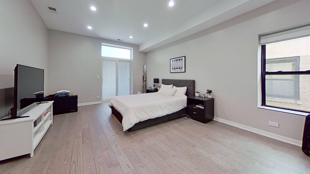 Apartment for rent at 670 N Clark St, Chicago, IL 60654