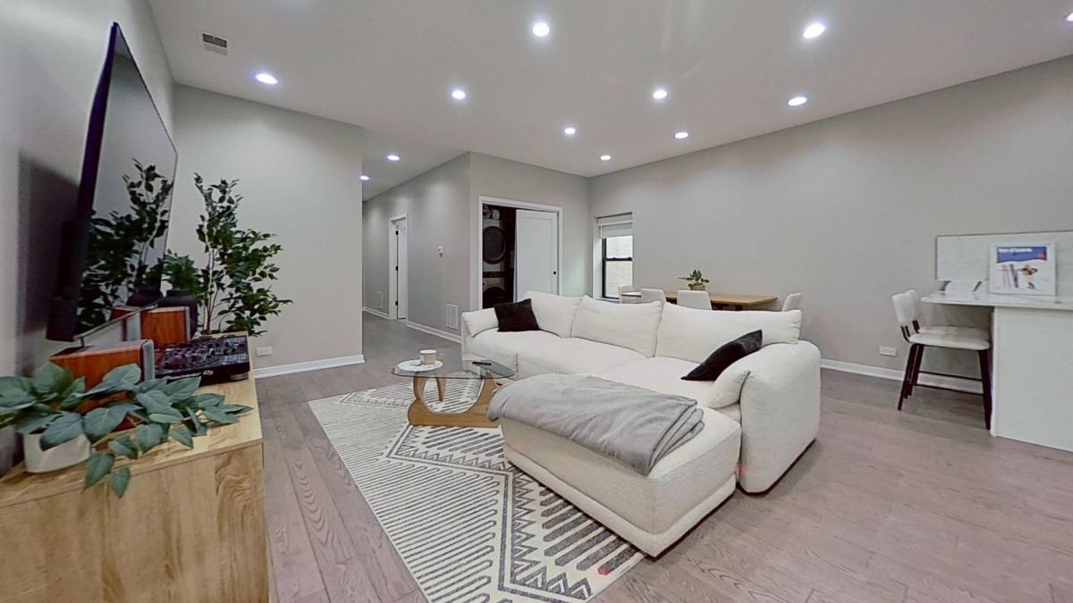 Apartment for rent at 670 N Clark St, Chicago, IL 60654
