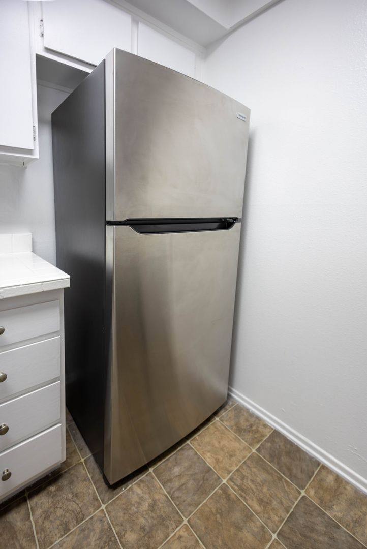 Apartment for rent at 4646 Los Feliz Blvd, Los Angeles, CA 90027