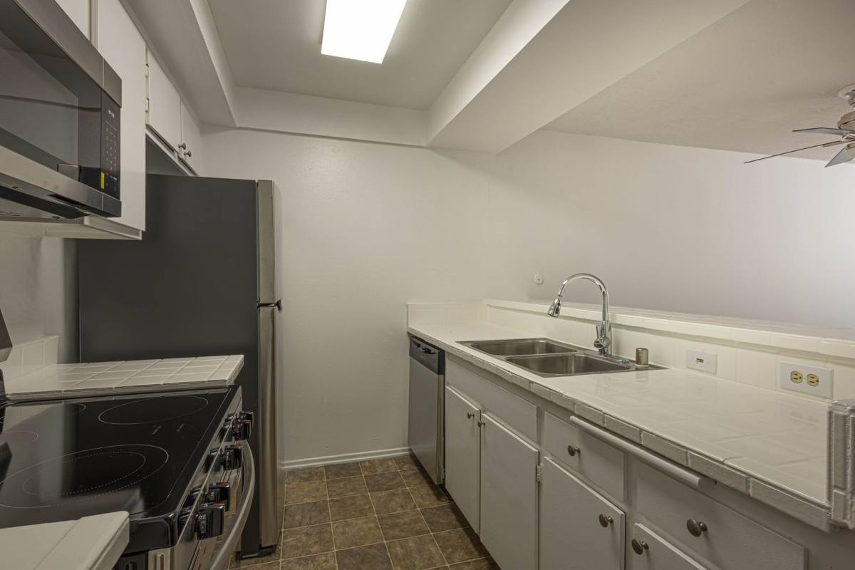 Apartment for rent at 4646 Los Feliz Blvd, Los Angeles, CA 90027