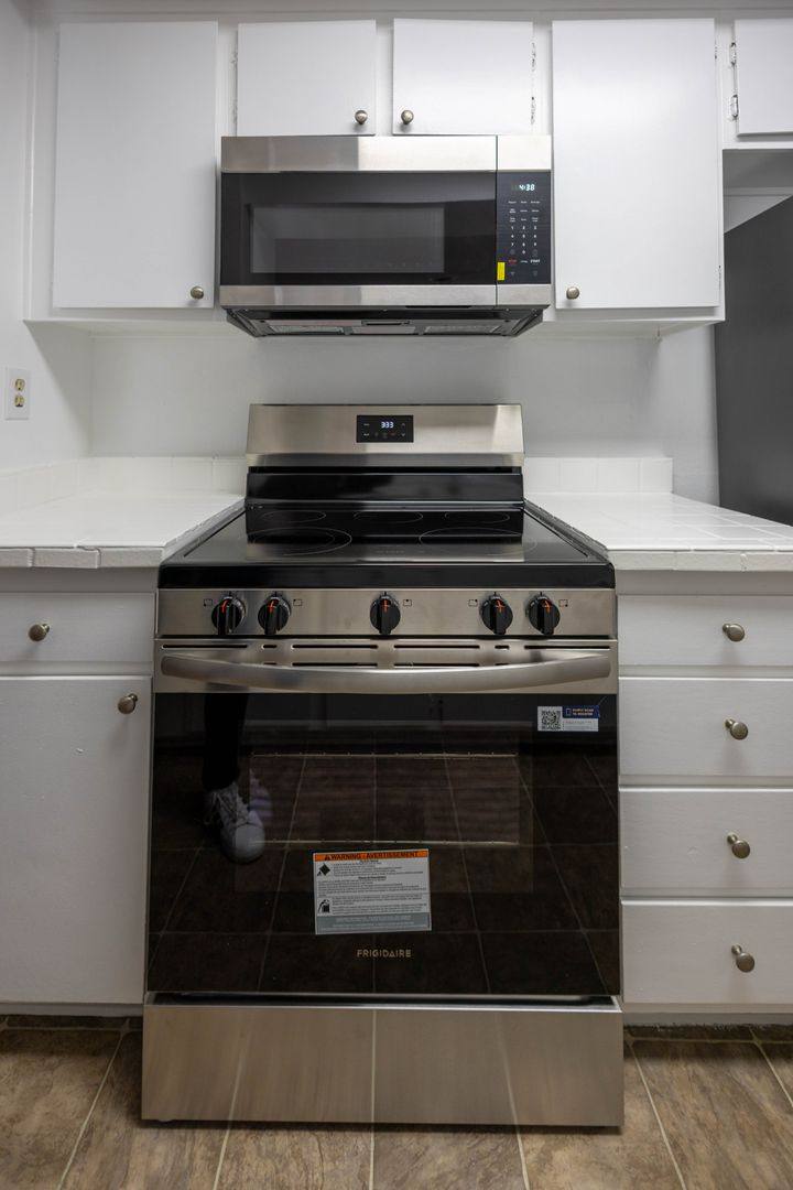 Apartment for rent at 4646 Los Feliz Blvd, Los Angeles, CA 90027