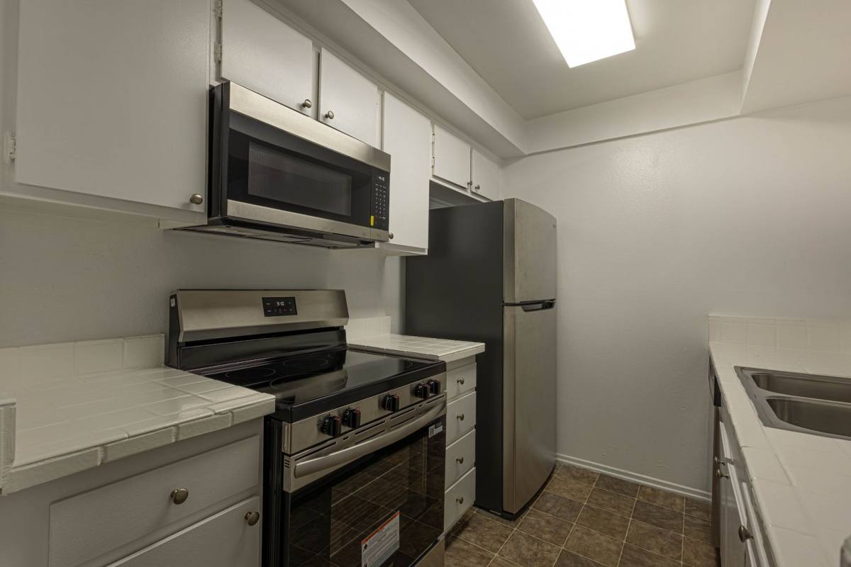 Apartment for rent at 4646 Los Feliz Blvd, Los Angeles, CA 90027