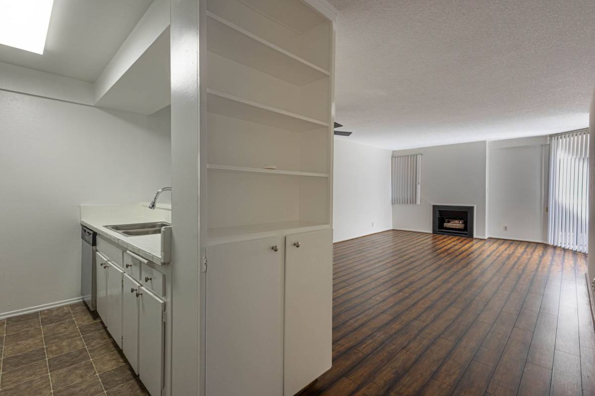 Apartment for rent at 4646 Los Feliz Blvd, Los Angeles, CA 90027