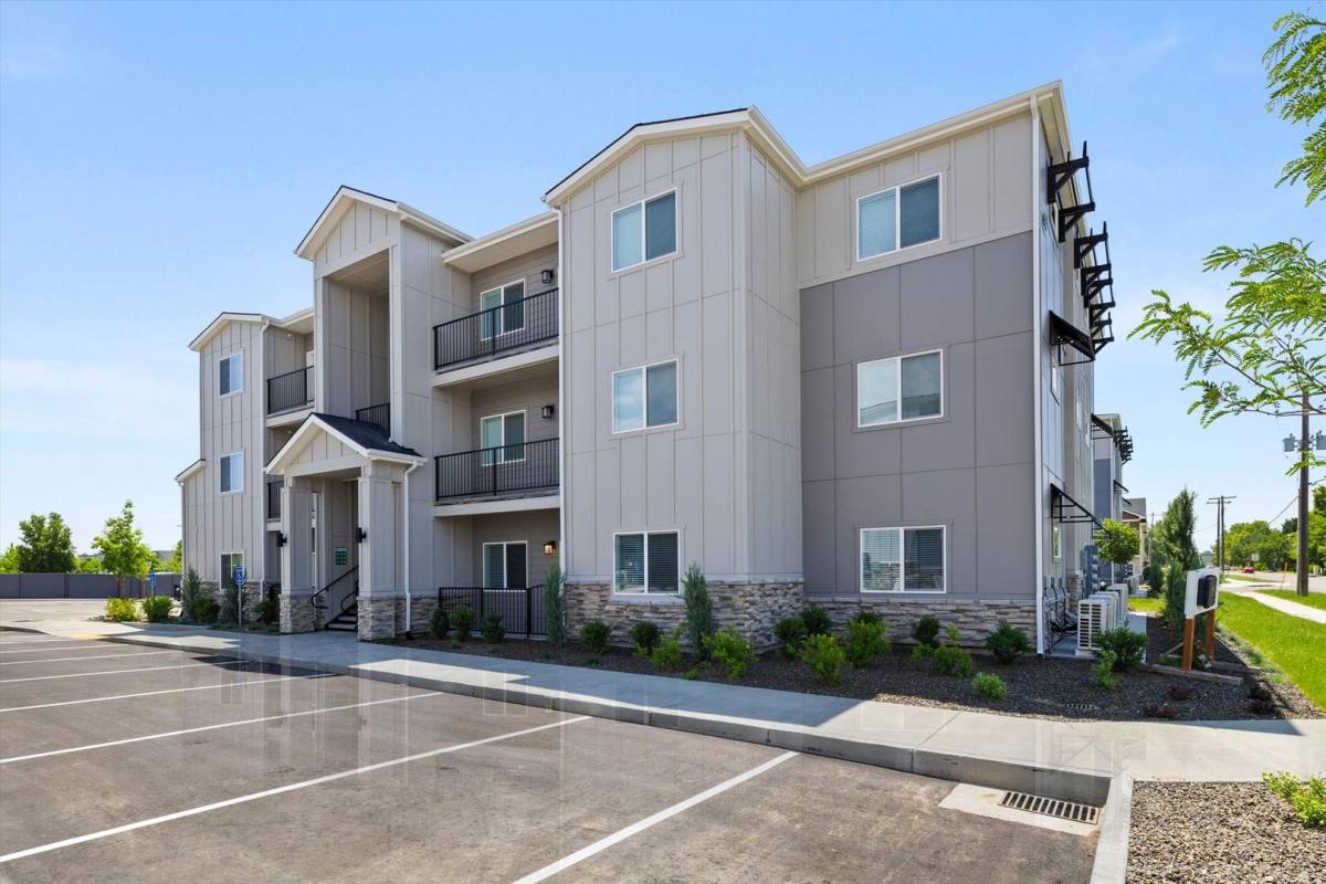 Apartment for rent at 11383 Fairview Ave, Boise, ID 83713