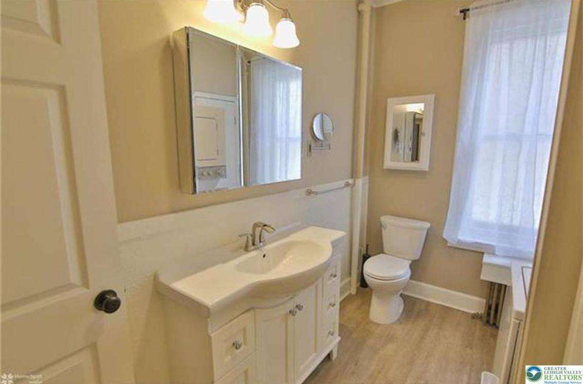 Apartment for rent at 325 N 8th St, Allentown, PA 18102