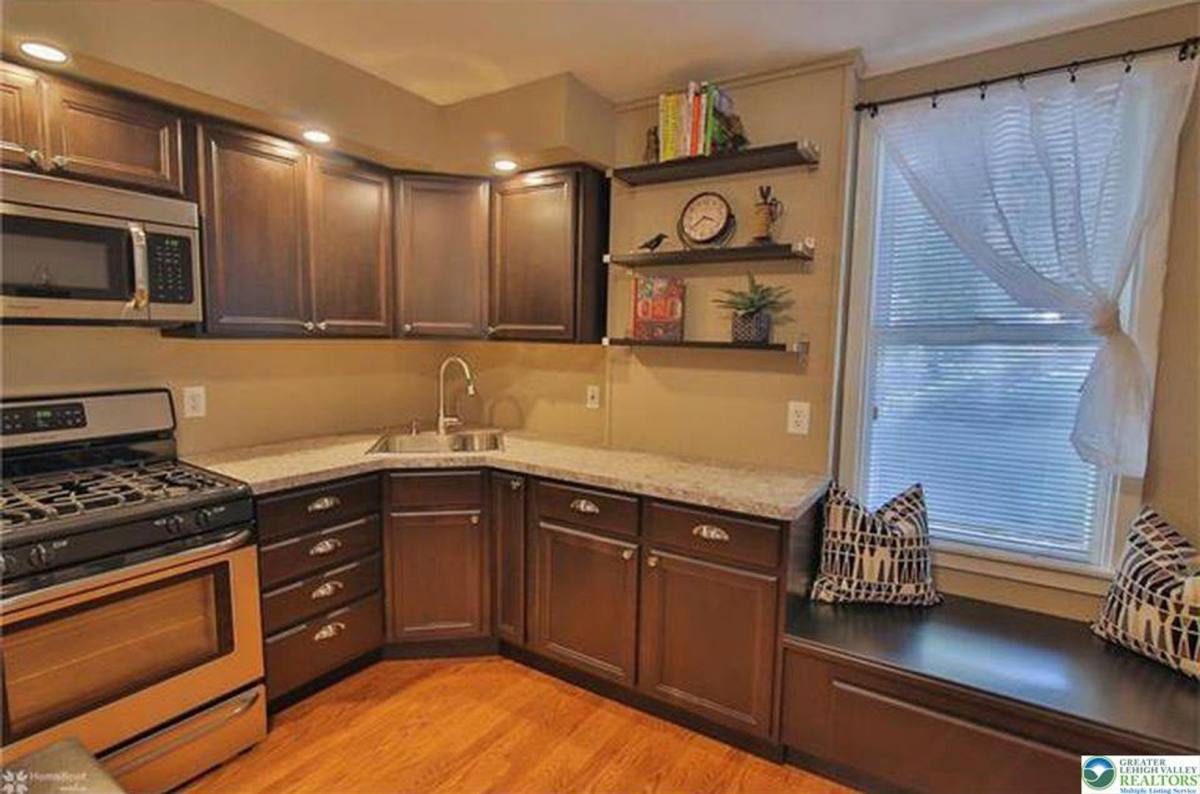 Apartment for rent at 325 N 8th St, Allentown, PA 18102