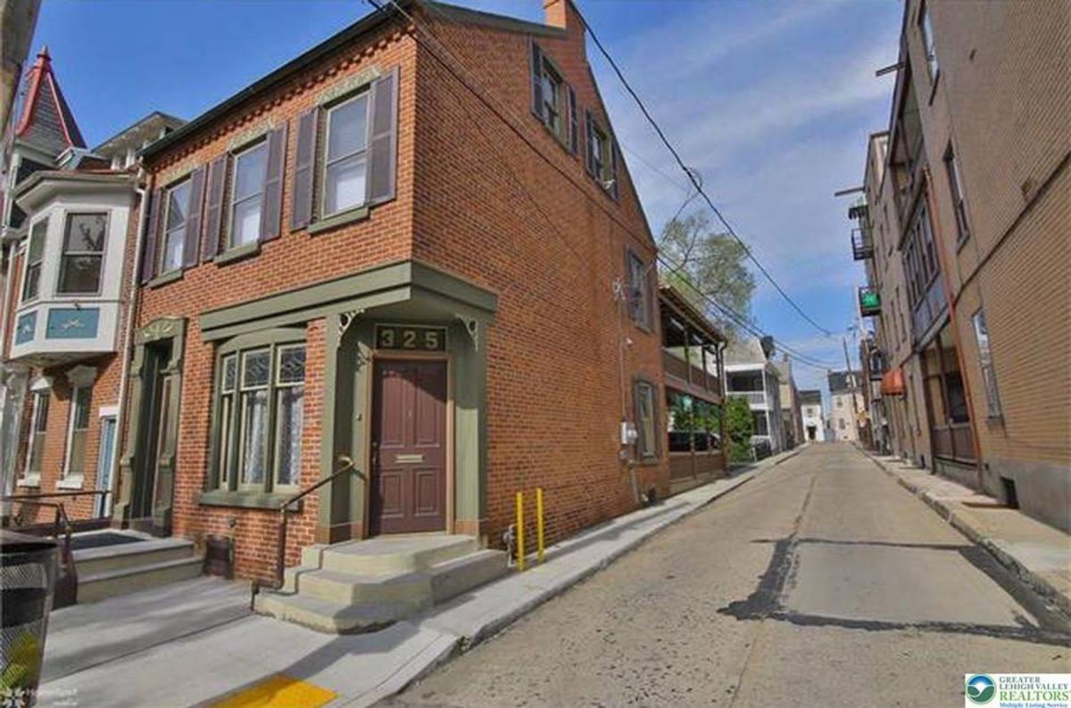 Apartment for rent at 325 N 8th St, Allentown, PA 18102