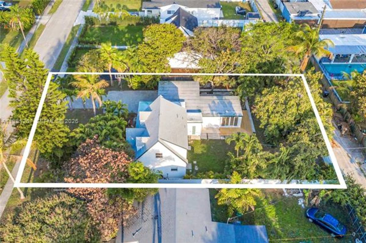 House for rent at 1960 NE 182nd St, Miami, FL 33162