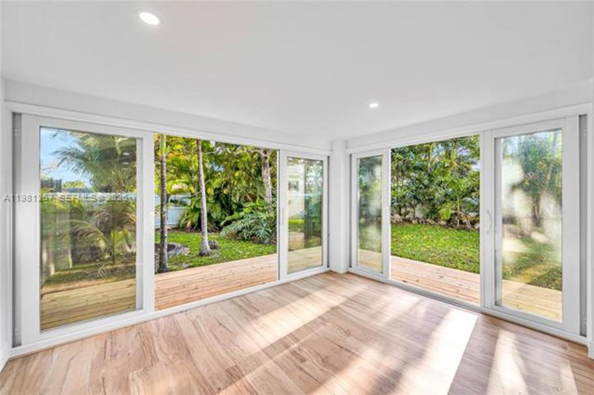House for rent at 1960 NE 182nd St, Miami, FL 33162