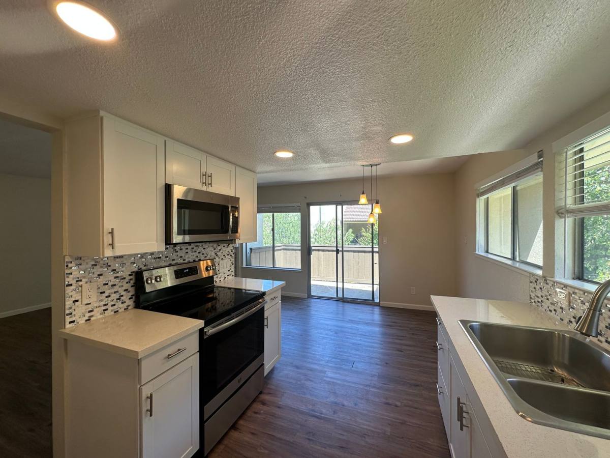 Condo for rent at 3701 Colonial Dr, Modesto, CA 95356
