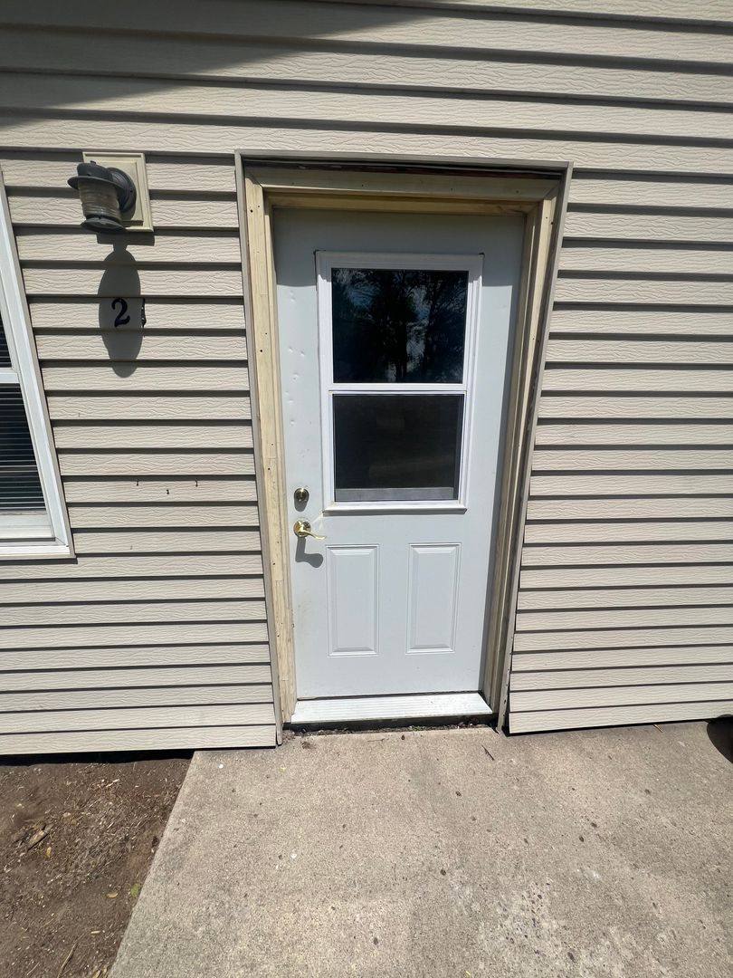 Apartment for rent at 1045 E Third St, Redfield, SD 57469