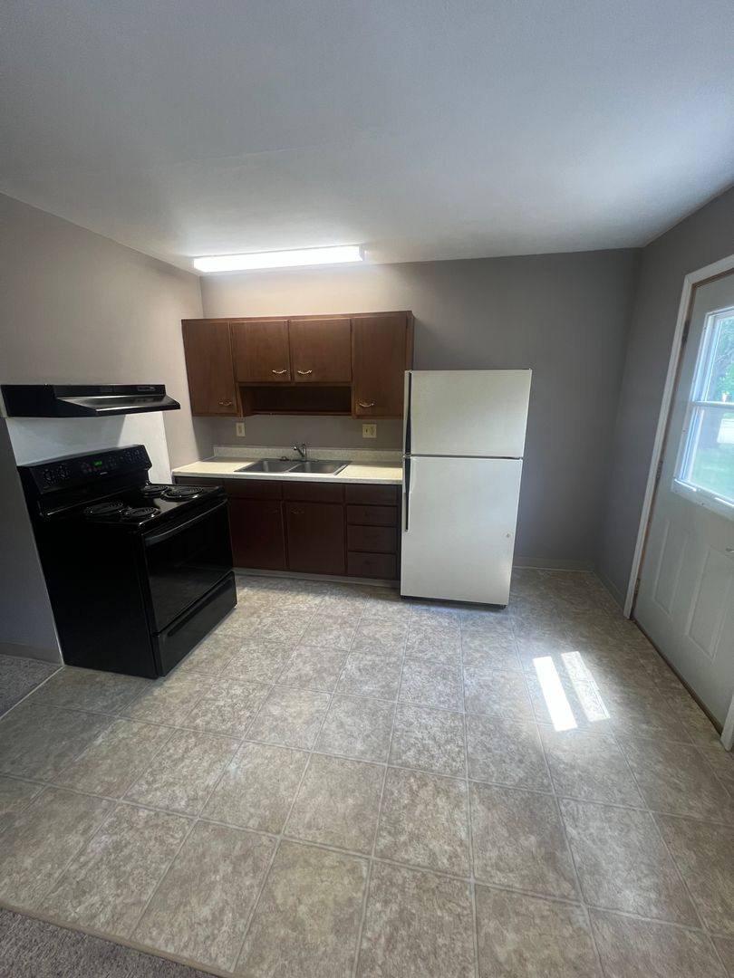 Apartment for rent at 1045 E Third St, Redfield, SD 57469