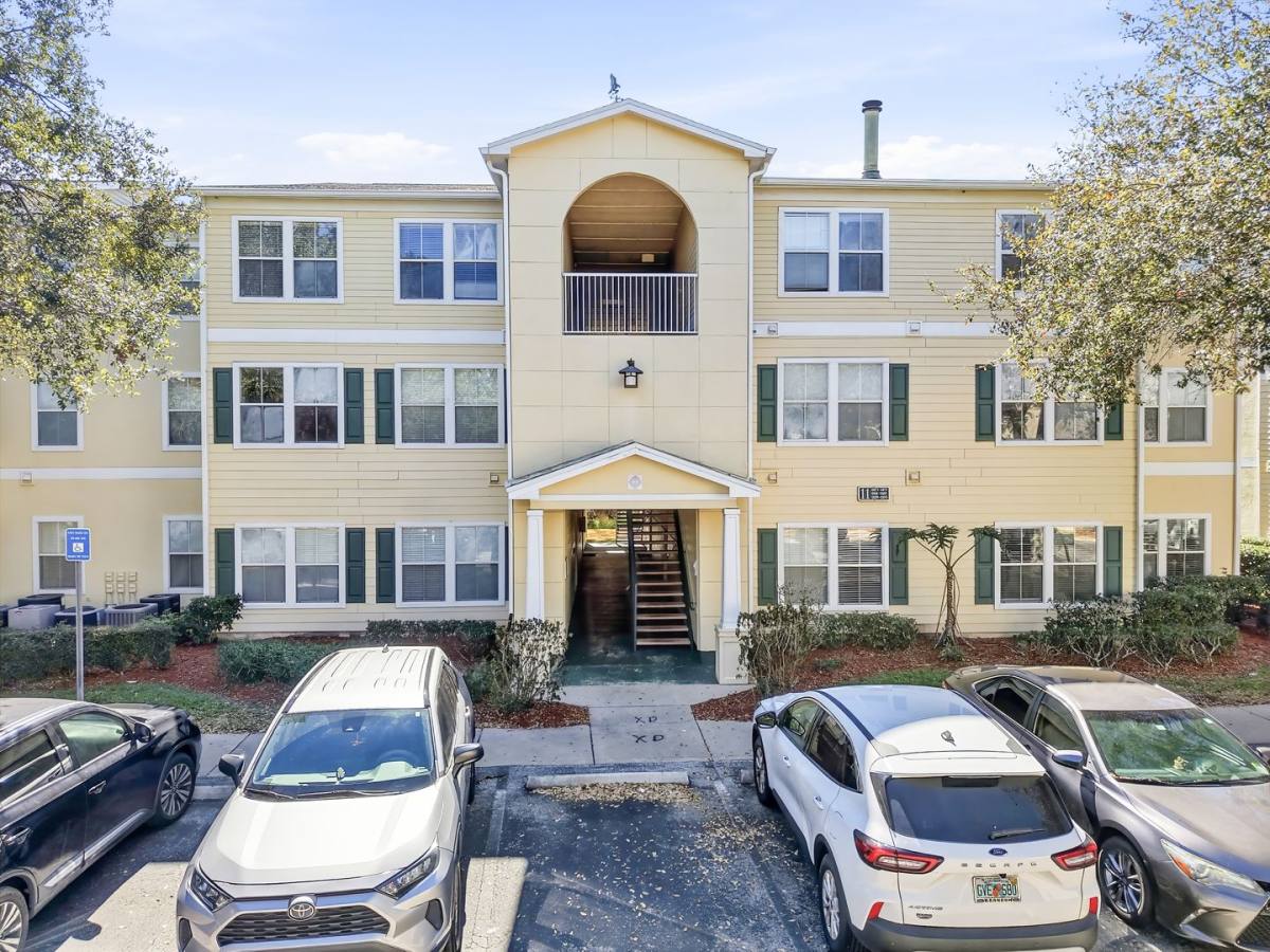 Condo for rent at 18193 Bridle Club Dr, Tampa, FL 33647