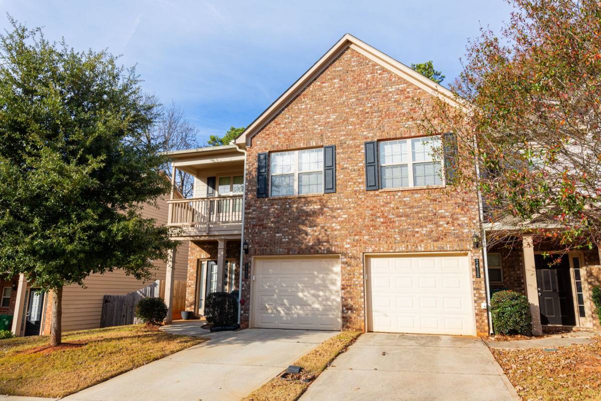 Townhouse for rent at 2408 Castle Keep Way, Atlanta, GA 30316