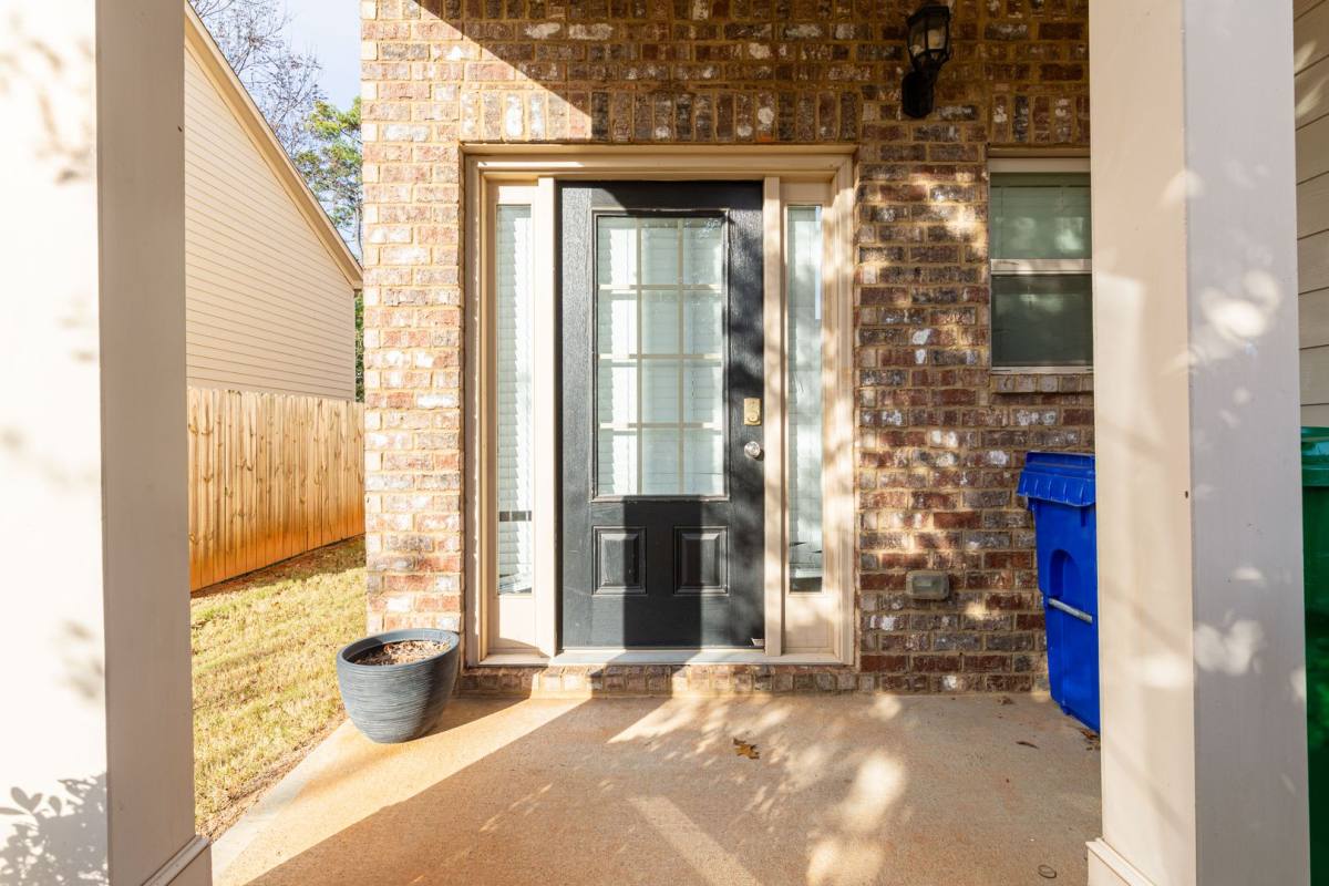 Townhouse for rent at 2408 Castle Keep Way, Atlanta, GA 30316