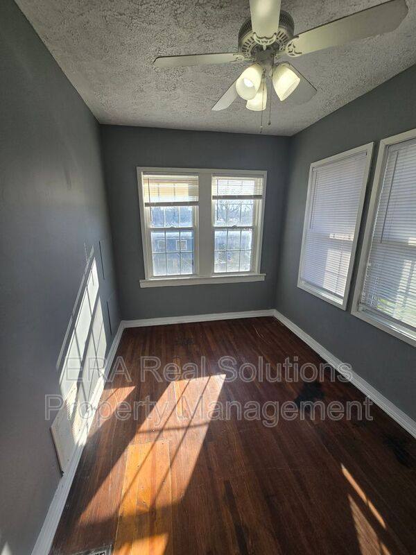 Apartment for rent at 854 Fairwood Ave, Columbus, OH 43205
