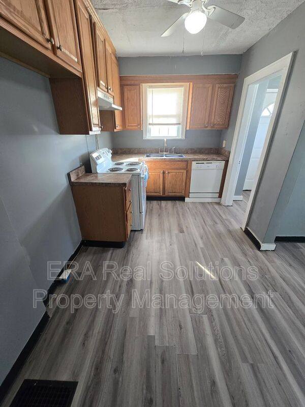 Apartment for rent at 854 Fairwood Ave, Columbus, OH 43205