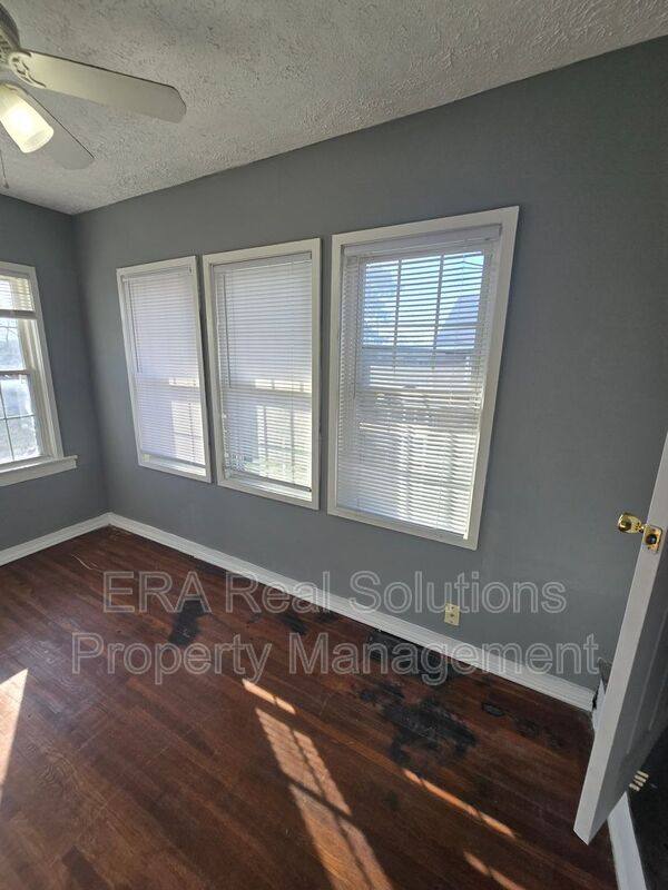 Apartment for rent at 854 Fairwood Ave, Columbus, OH 43205
