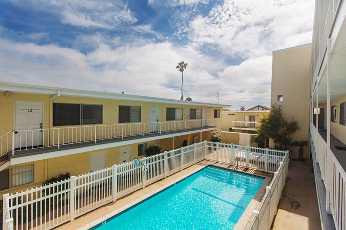 Apartment for rent at 2616 Mathews Ave, Redondo Beach, CA 90278