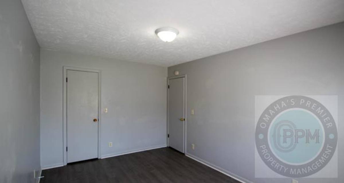 Apartment for rent at 2333 Benson Gardens Bd, Omaha, NE 68134