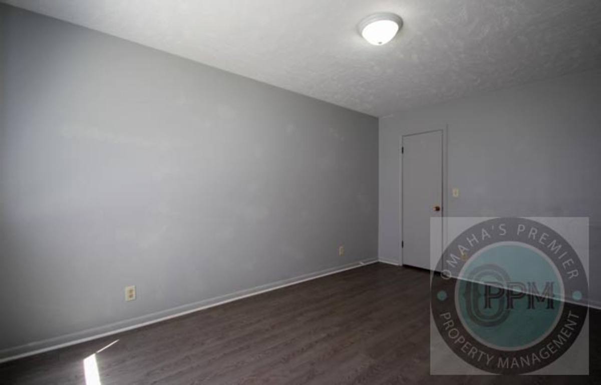 Apartment for rent at 2333 Benson Gardens Bd, Omaha, NE 68134