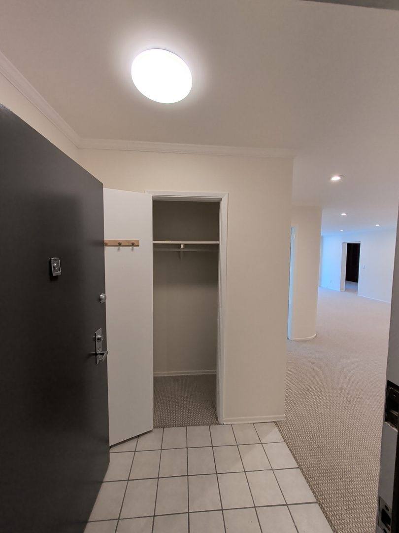 Apartment for rent at 415 Montana Ave, Santa Monica, CA 90403
