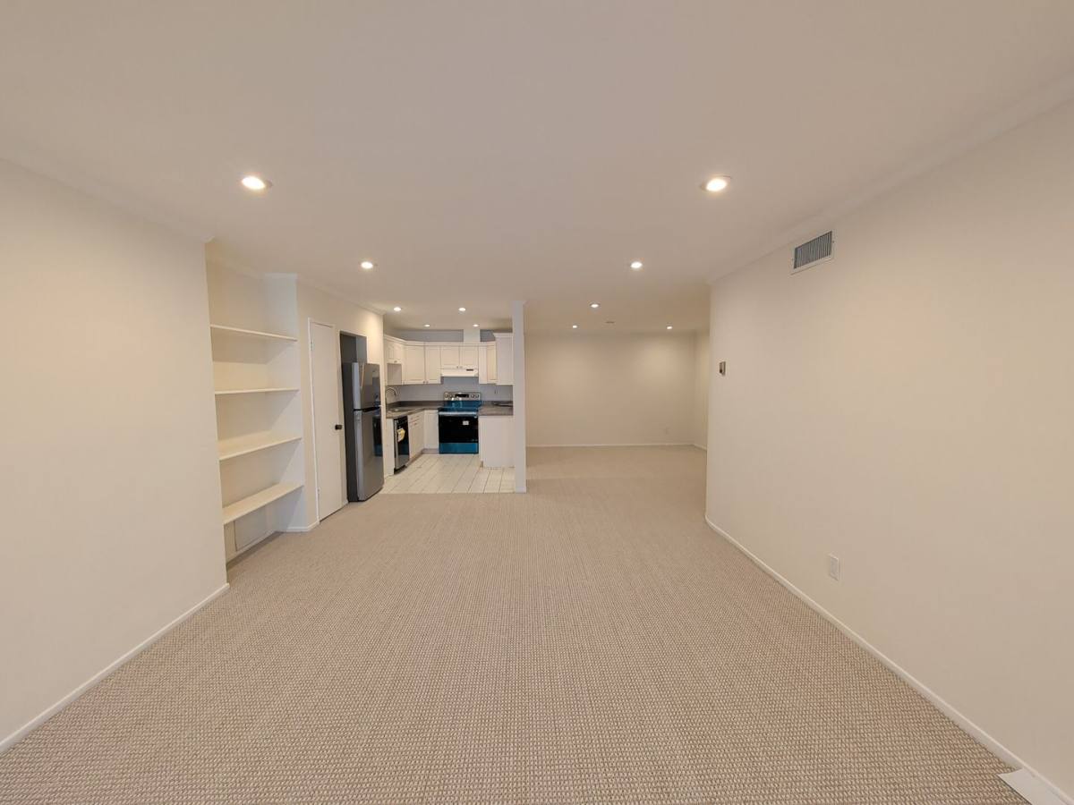 Apartment for rent at 415 Montana Ave, Santa Monica, CA 90403