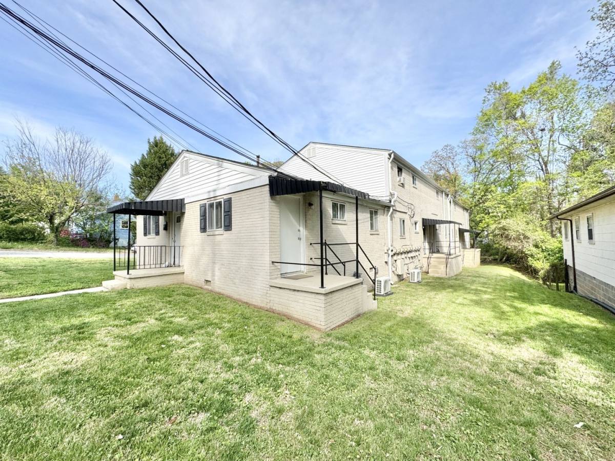 Apartment for rent at 701 S Chapman #1, Greensboro, NC 27403
