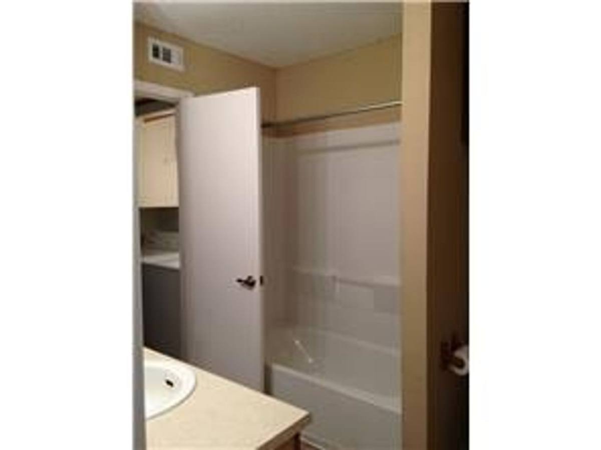 Apartment for rent at 806 W 24th St, Austin, TX 78705