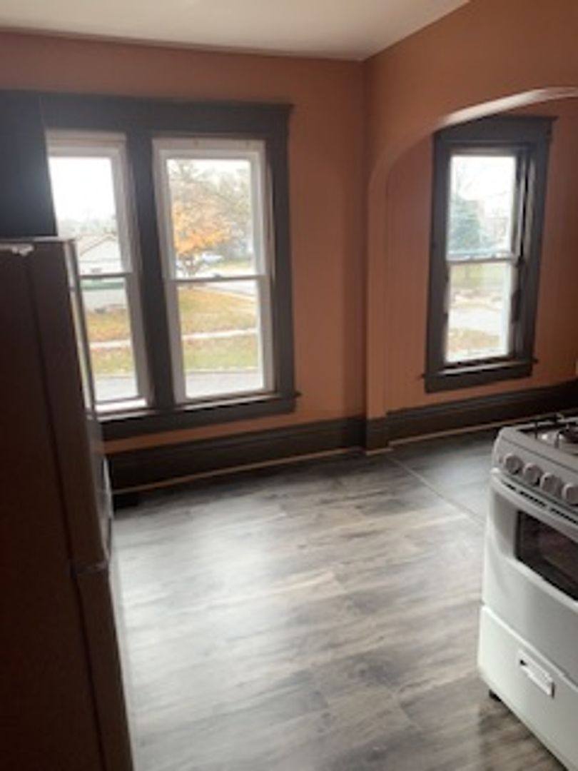 Apartment for rent at 43 1 2 Mulberry St, Waterloo, IA 50703