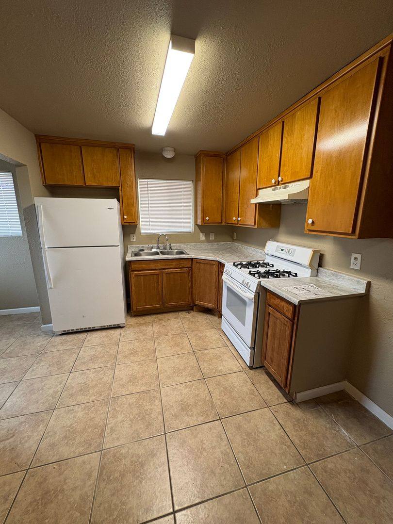 Apartment for rent at 1819 -1823 N, Hanford, CA 93230