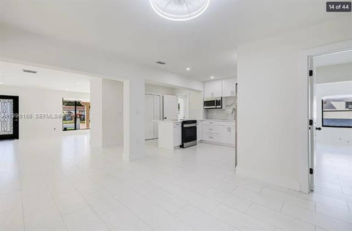 Apartment for rent at 865 W 72nd Place, Hialeah, FL 33014