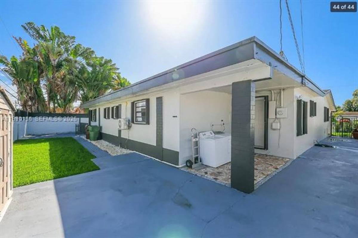Apartment for rent at 865 W 72nd Place, Hialeah, FL 33014