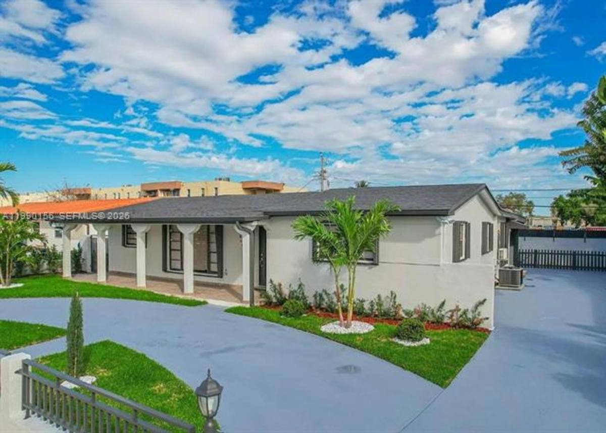 Apartment for rent at 865 W 72nd Place, Hialeah, FL 33014