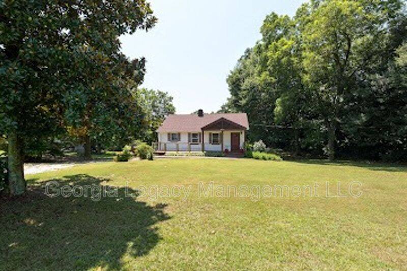 Apartment for rent at 2615 W Main St #2, Royston, GA 30662