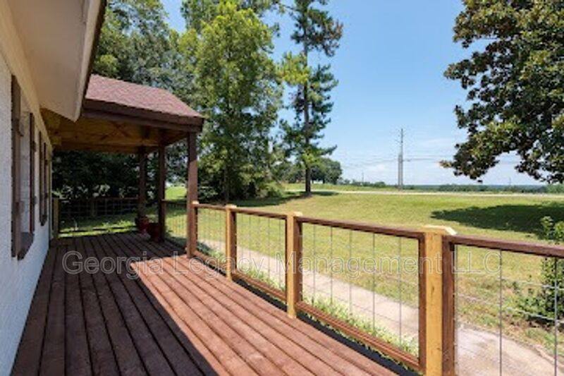 Apartment for rent at 2615 W Main St #2, Royston, GA 30662