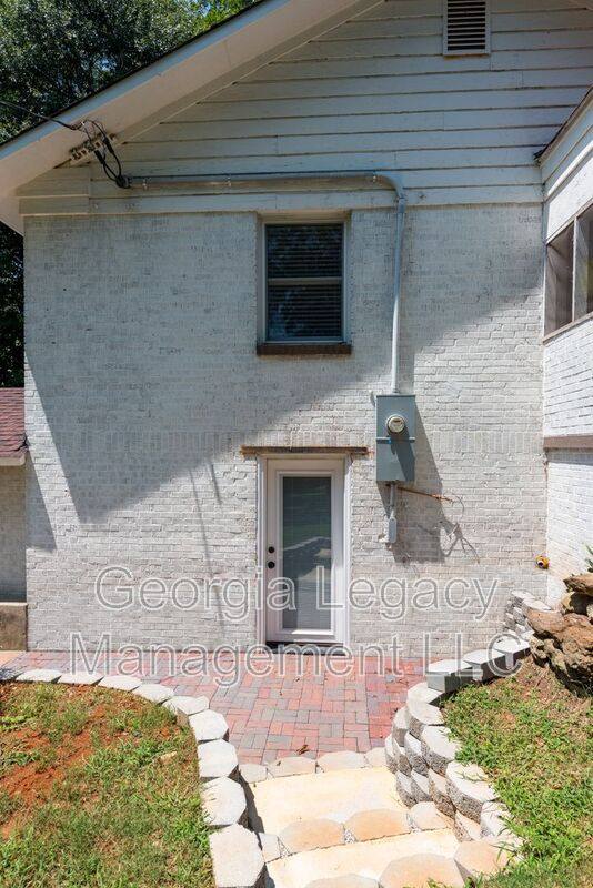 Apartment for rent at 2615 W Main St #2, Royston, GA 30662