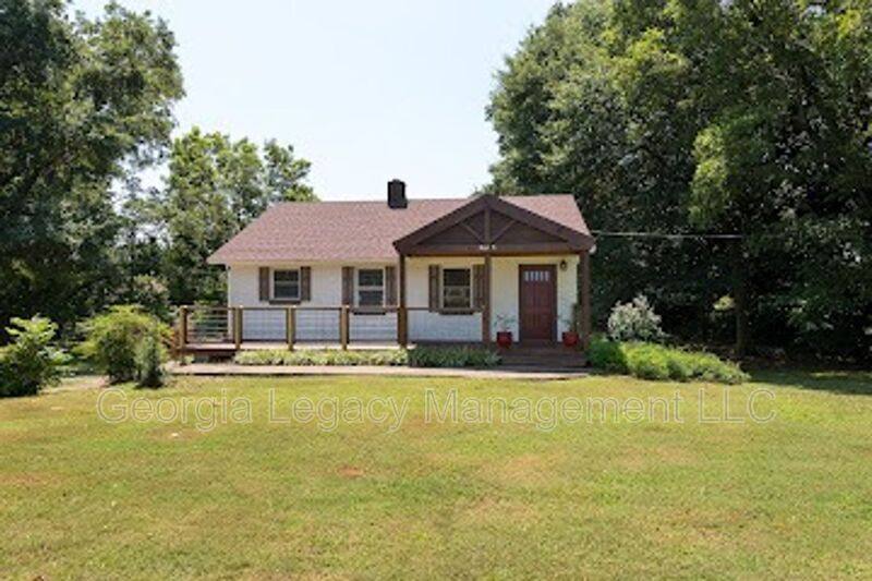 Apartment for rent at 2615 W Main St #2, Royston, GA 30662