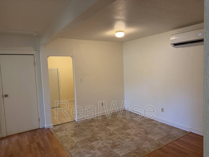 Apartment for rent at 552 Pacific Ave #9, Glendale, OR 97442
