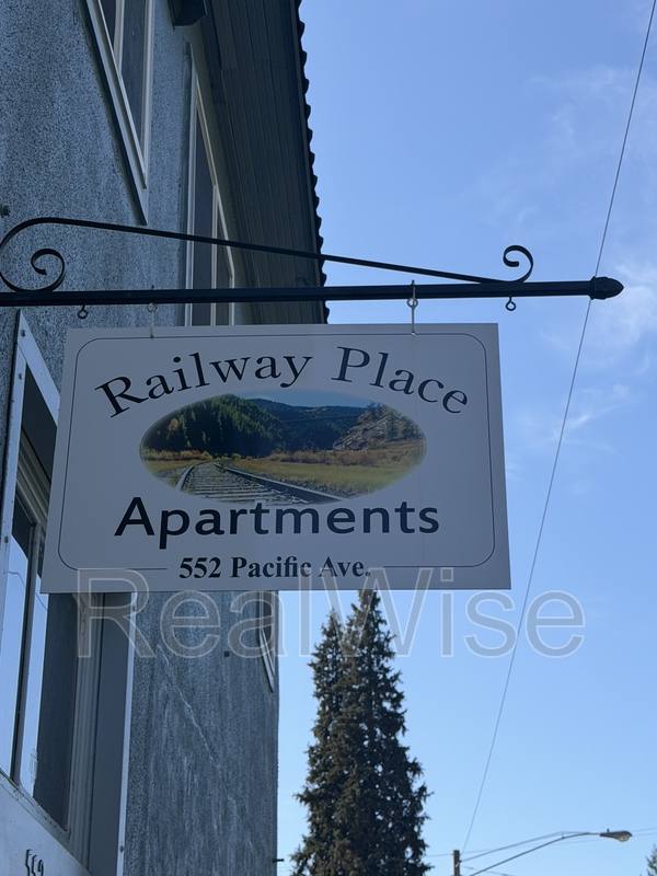 Apartment for rent at 552 Pacific Ave #9, Glendale, OR 97442