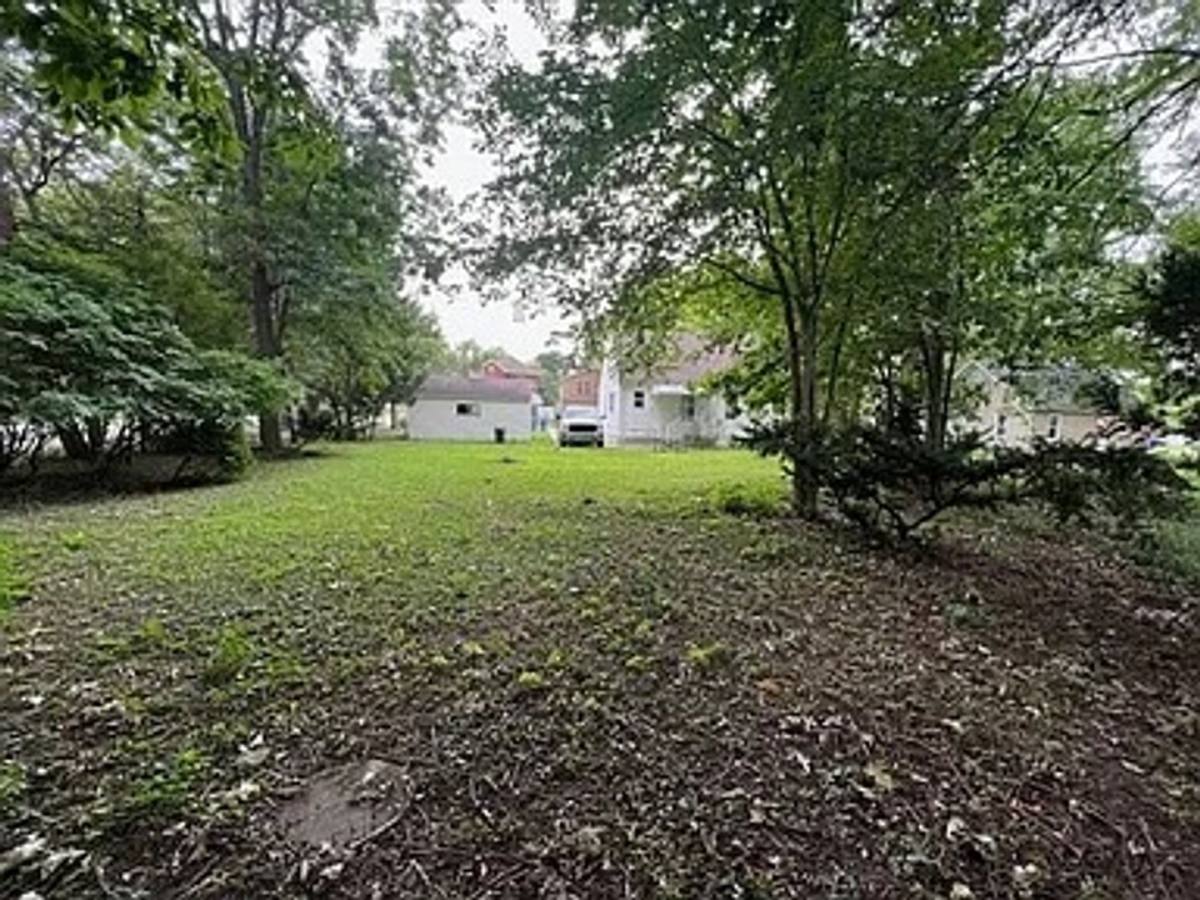 House for rent at 4565 Flemming St, Dearborn Heights, MI 48125