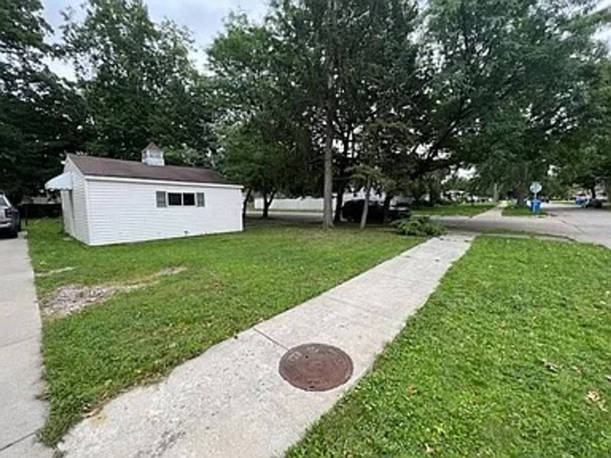 House for rent at 4565 Flemming St, Dearborn Heights, MI 48125