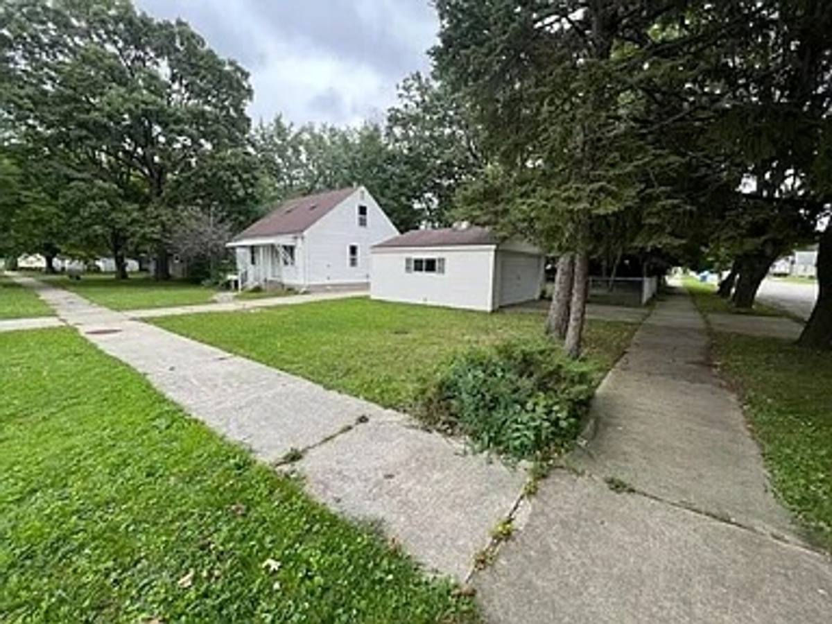 House for rent at 4565 Flemming St, Dearborn Heights, MI 48125