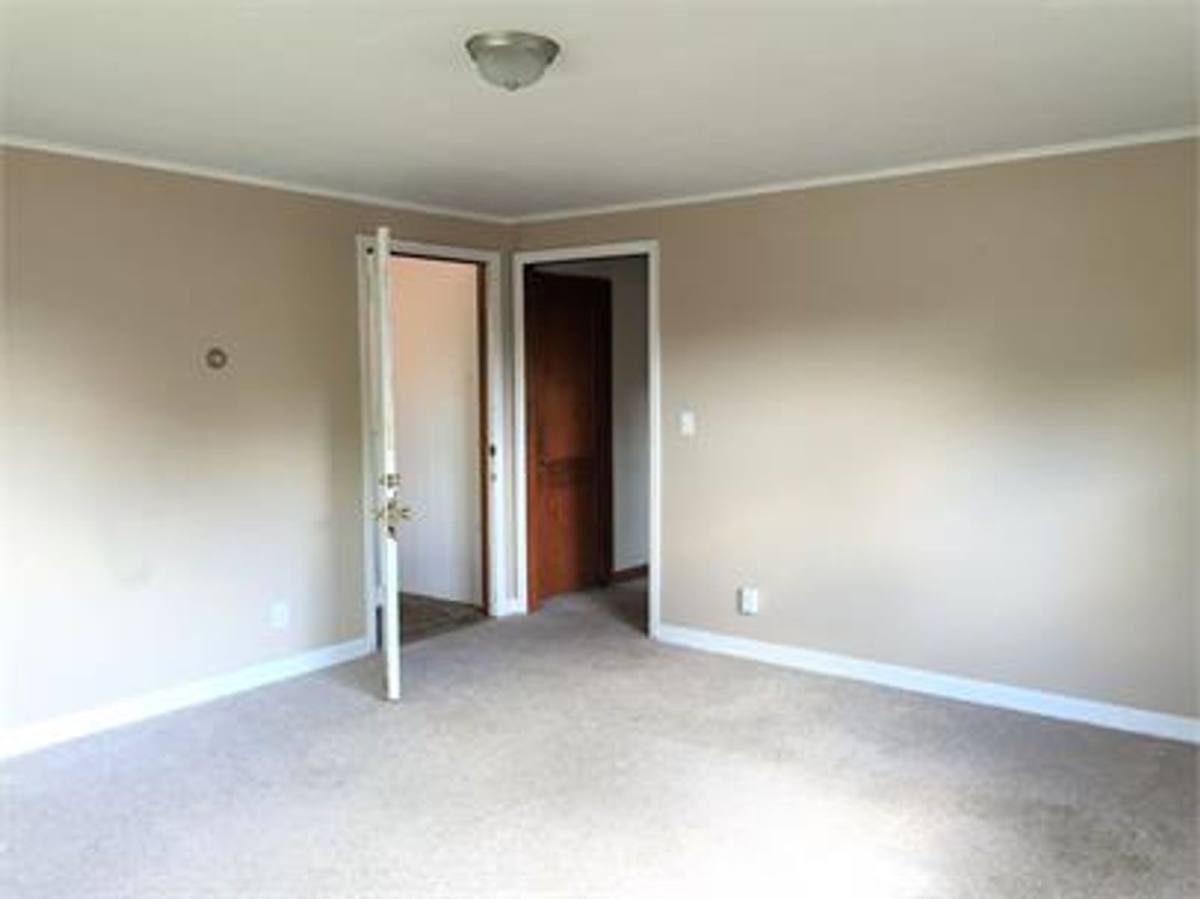 Apartment for rent at 824 2nd Ave NW, Valley City, ND 58072
