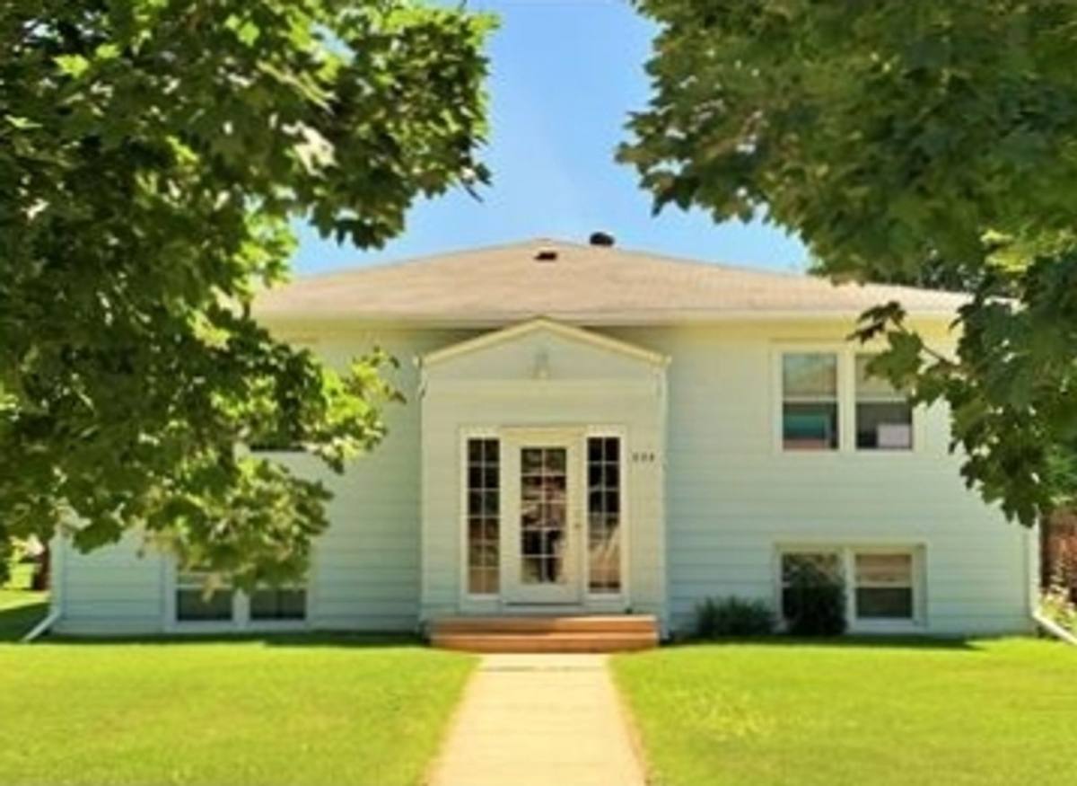 Apartment for rent at 824 2nd Ave NW, Valley City, ND 58072