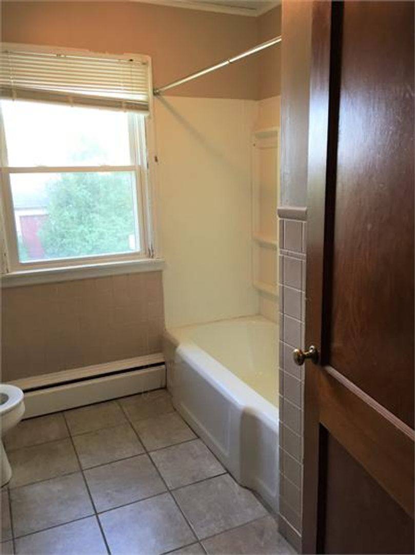 Apartment for rent at 824 2nd Ave NW, Valley City, ND 58072
