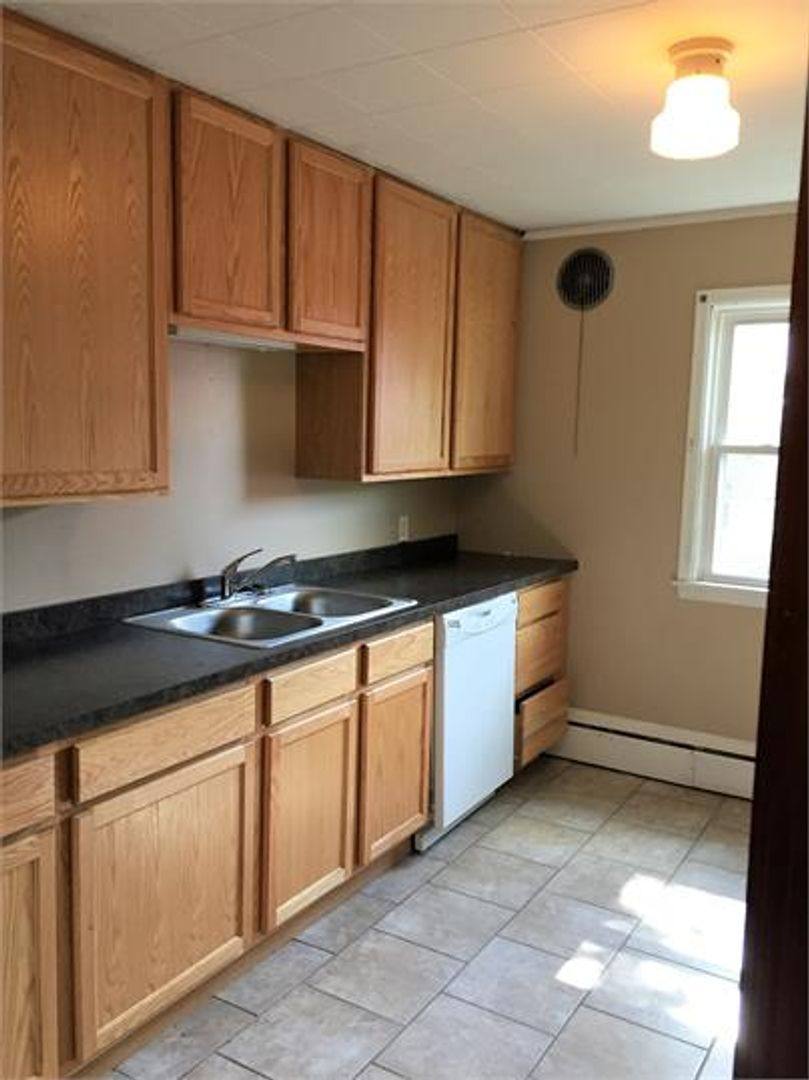 Apartment for rent at 824 2nd Ave NW, Valley City, ND 58072